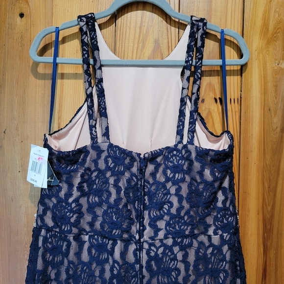 City Triangule Elegant Navy Lace Gown with Rhinestone Detail - Picture 6 of 16